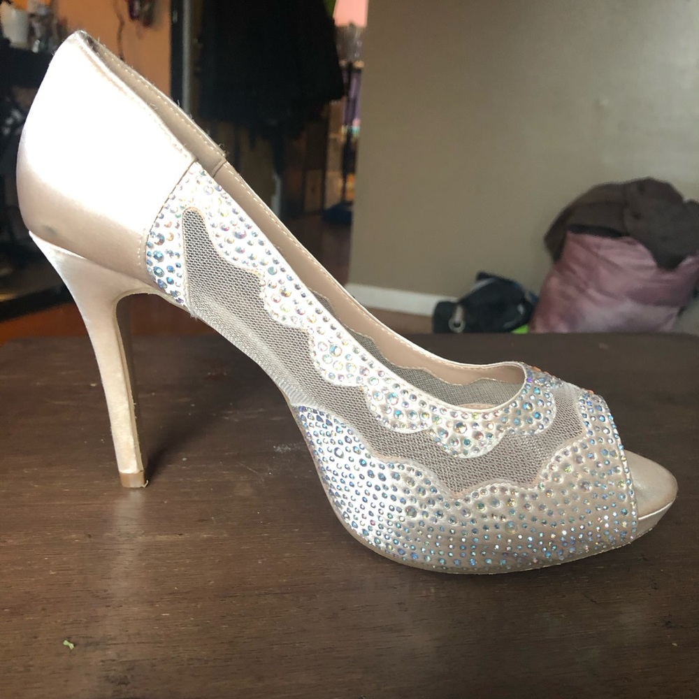 Heels - Picture 3 of 3